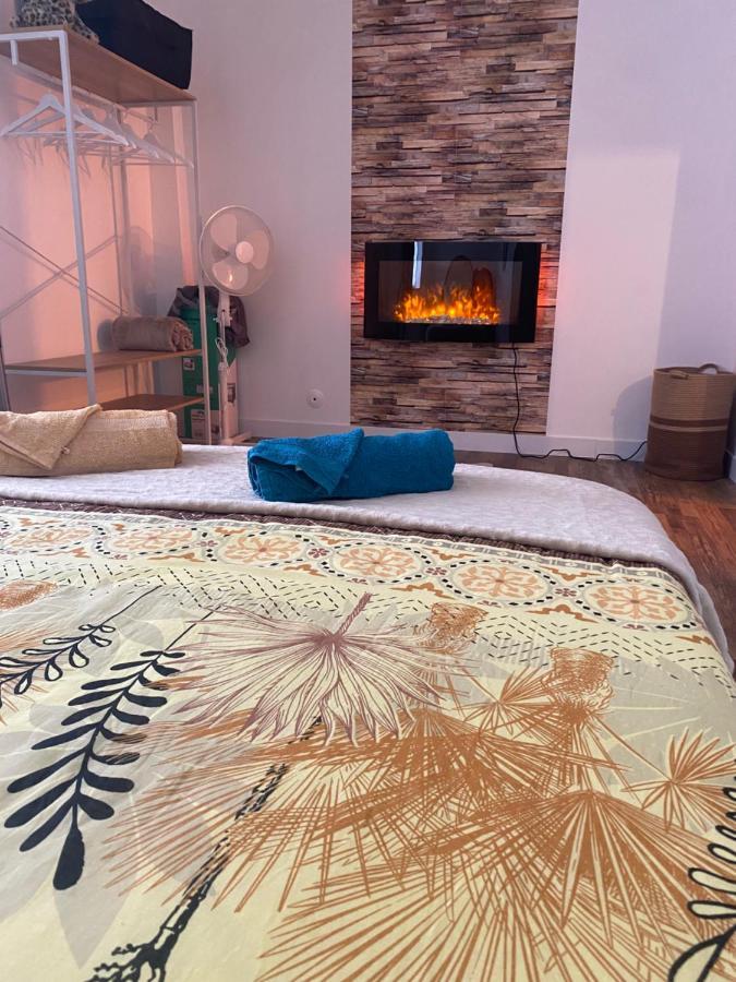 Super Appartement T2 Proche Gare Санс Екстериор снимка